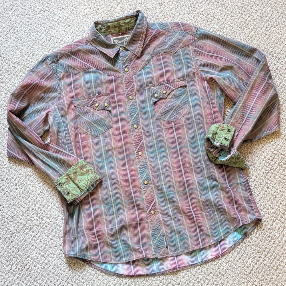 Wrangler Multi-Color Plaid Western Snap Button-Down Shirt